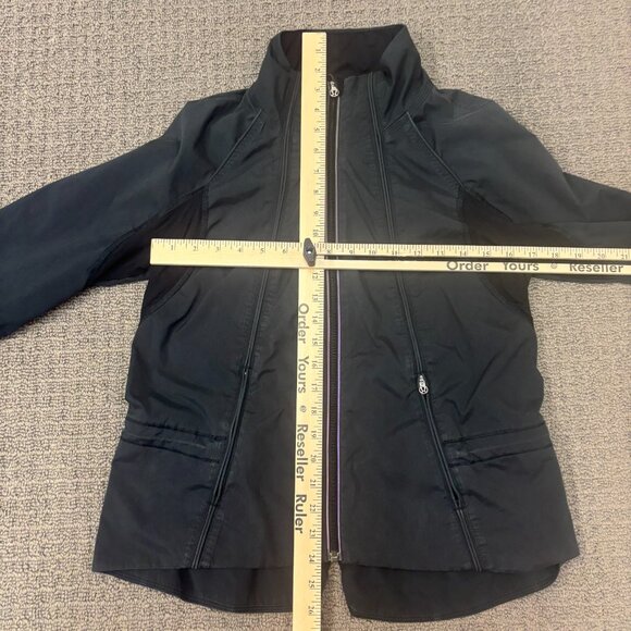 Lululemon Jacket 4 Woven Faded Black Lightweight Outdoor Outerwear Short Zip Up - Picture 3 of 16
